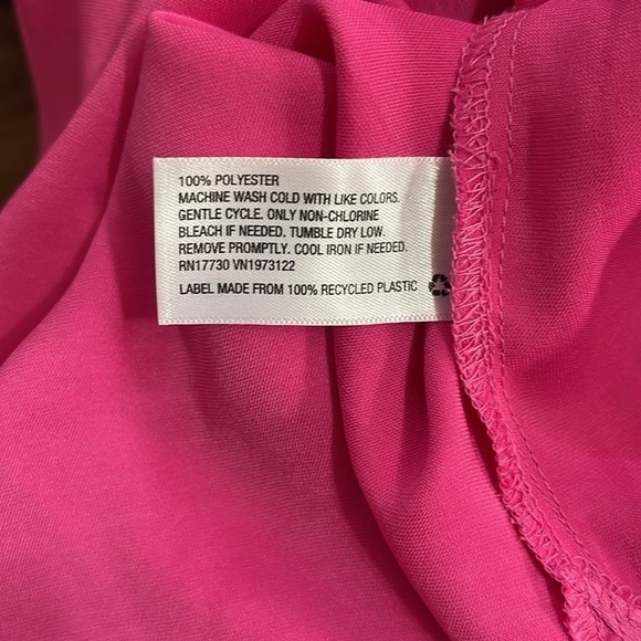 Pink button down blouse. Size is XXL - Picture 6 of 6